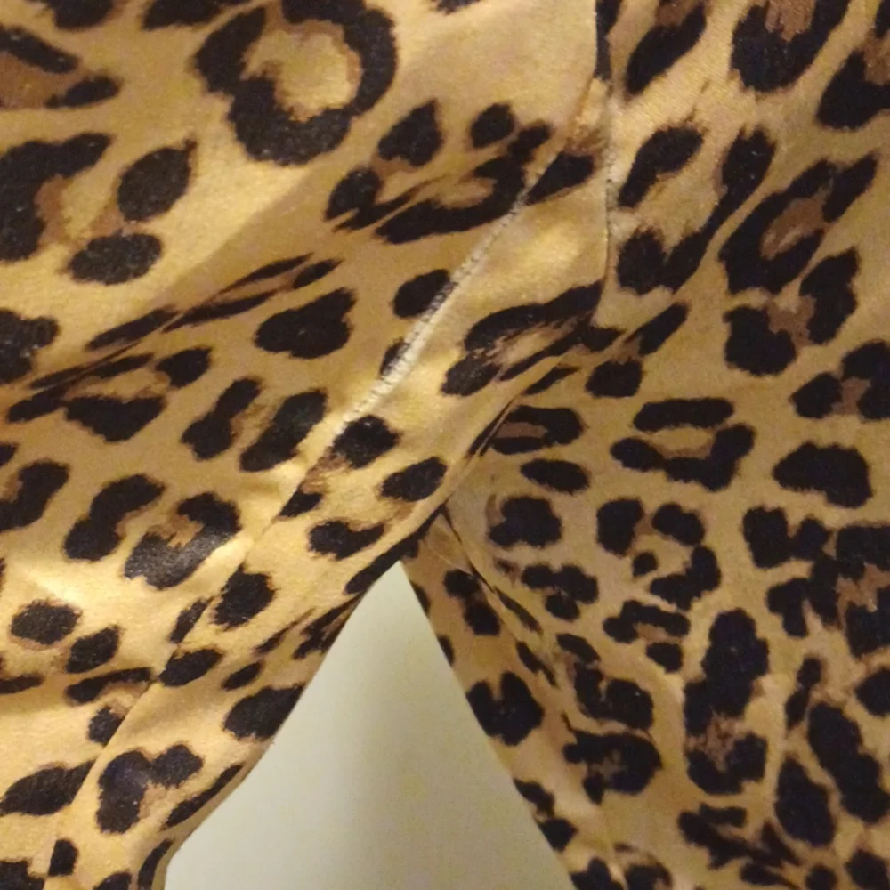 House of Harlow 1960 x REVOLVE Delaney Duster in Leopard - Picture 7 of 12